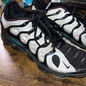 These shoes have been worn alot, but are very stylish shoes.
